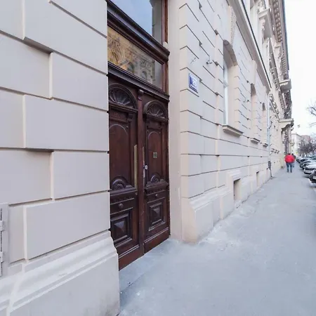 公寓 M2 Main Square *